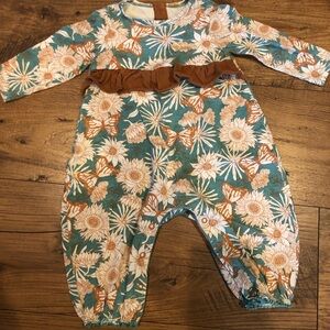 Burt’s Bees Sunny Sunflower organic baby girl butterfly romper size 3-6 months